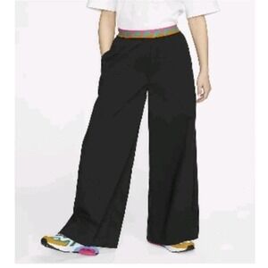Nike Women's Black Sportswear Relaxed Fit Dance Wide Leg Parachute Pants Size M